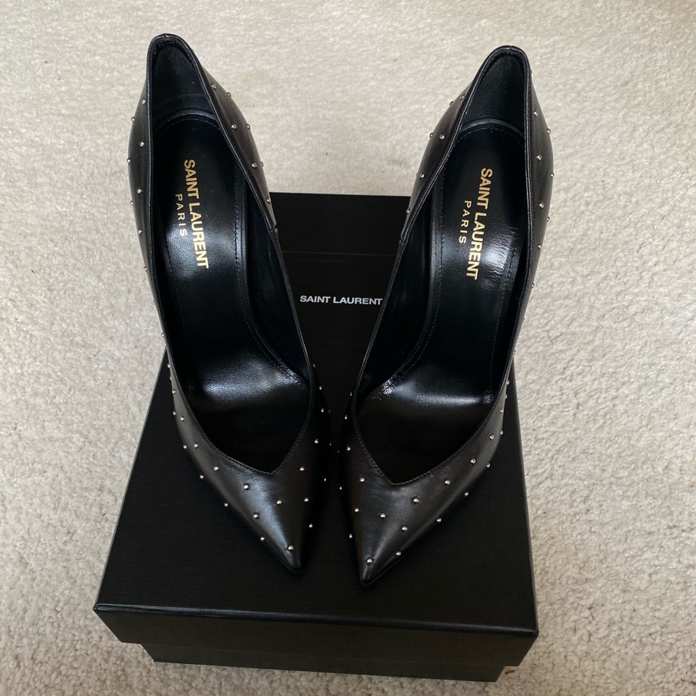 YSL Saint Laurent Era Pump Studded black size 38